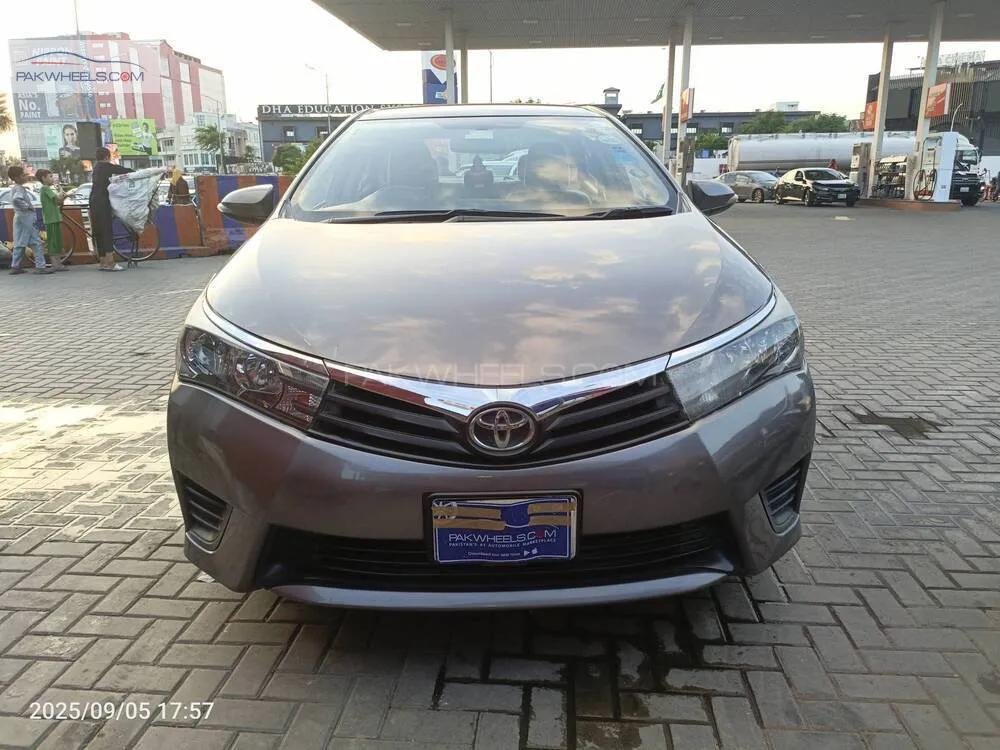 Toyota Corolla 2015 for Sale in Lahore Image-1