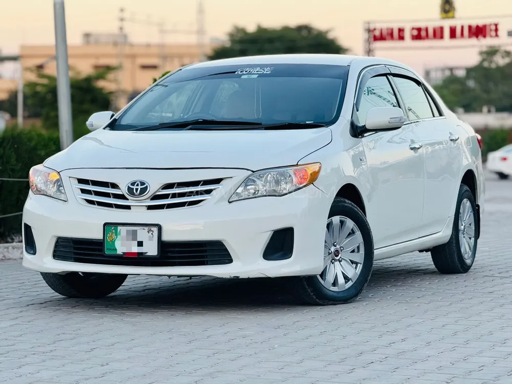 Toyota Corolla 2013 for Sale in Islamabad Image-1