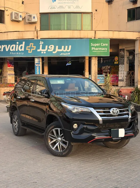 Toyota Fortuner 2017 for Sale in Gujranwala Image-1