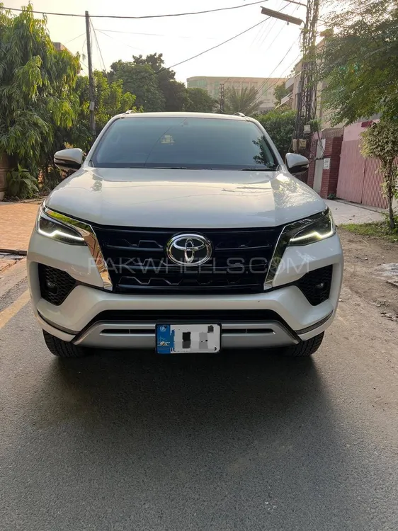 Toyota Fortuner 2021 for Sale in Lahore Image-1