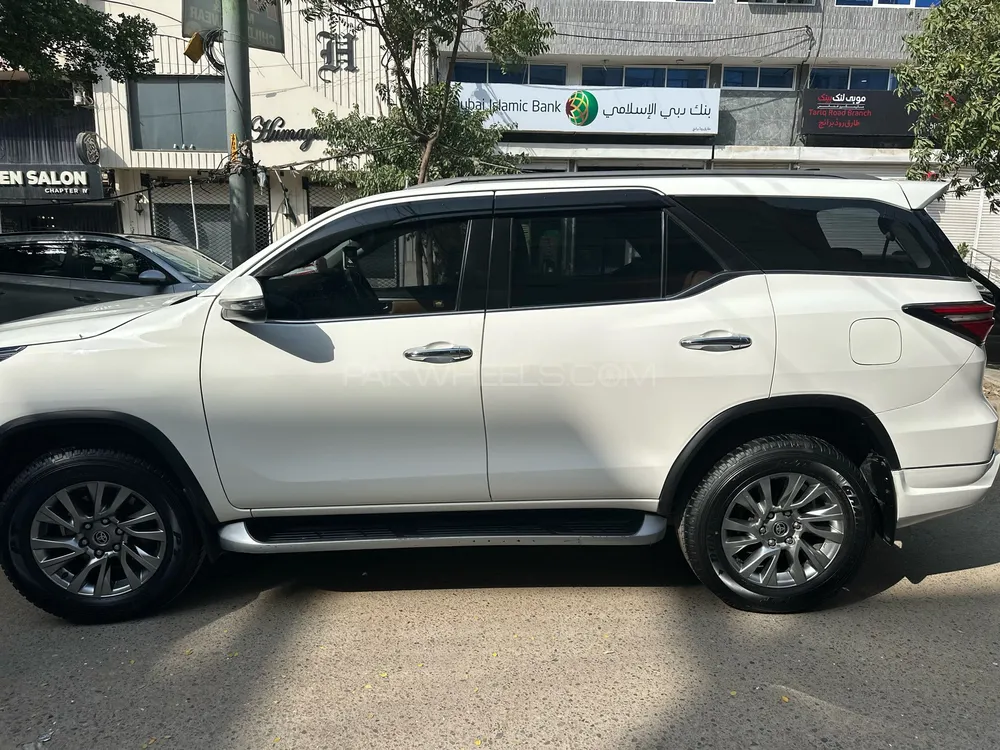 Toyota Fortuner 2021 for Sale in Karachi Toyota Fortuner 2021 for Sale in Karachi Image-3
