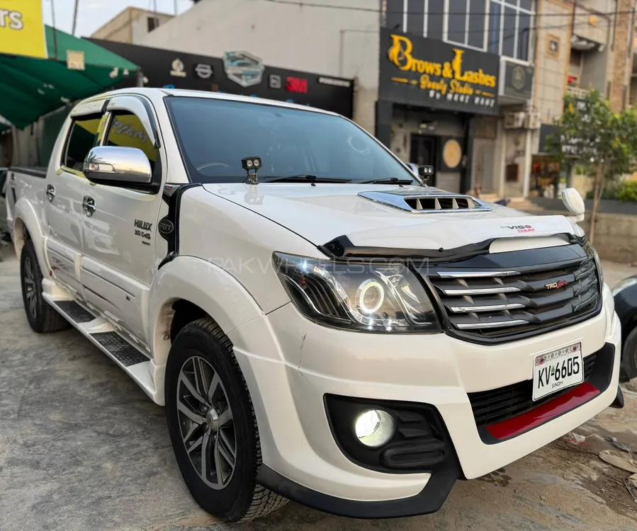 Toyota Hilux 2013 for Sale in Karachi Image-1