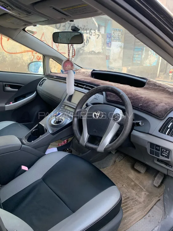 Toyota Prius 2011 for Sale in Karachi Image-1