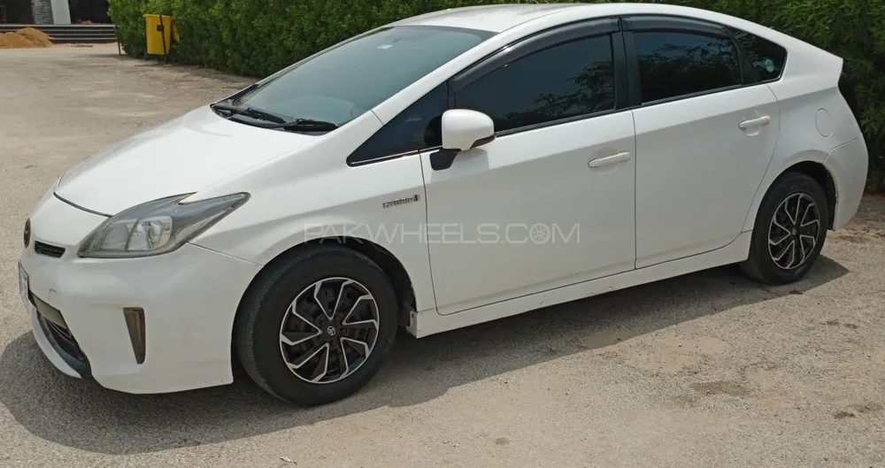 Toyota Prius 2013 for Sale in Hyderabad Image-1