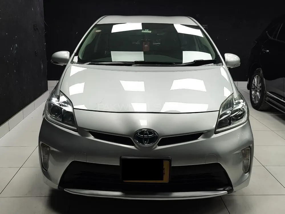 Toyota Prius 2015 for Sale in Karachi Image-1