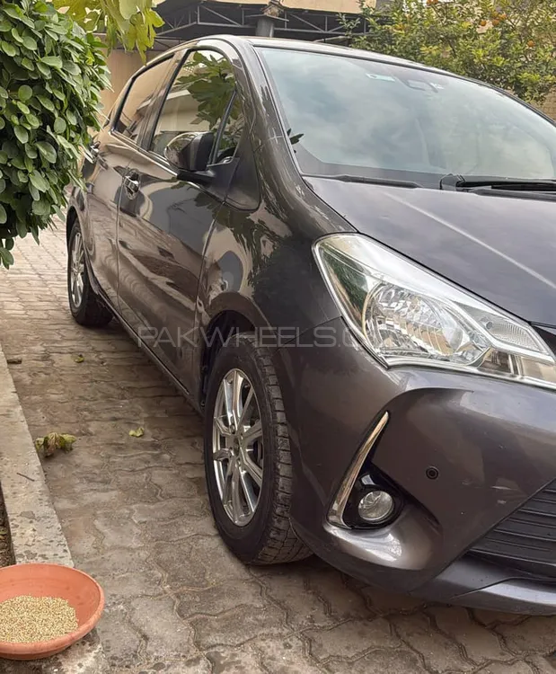 Toyota Vitz 2018 for Sale in Sialkot Image-1