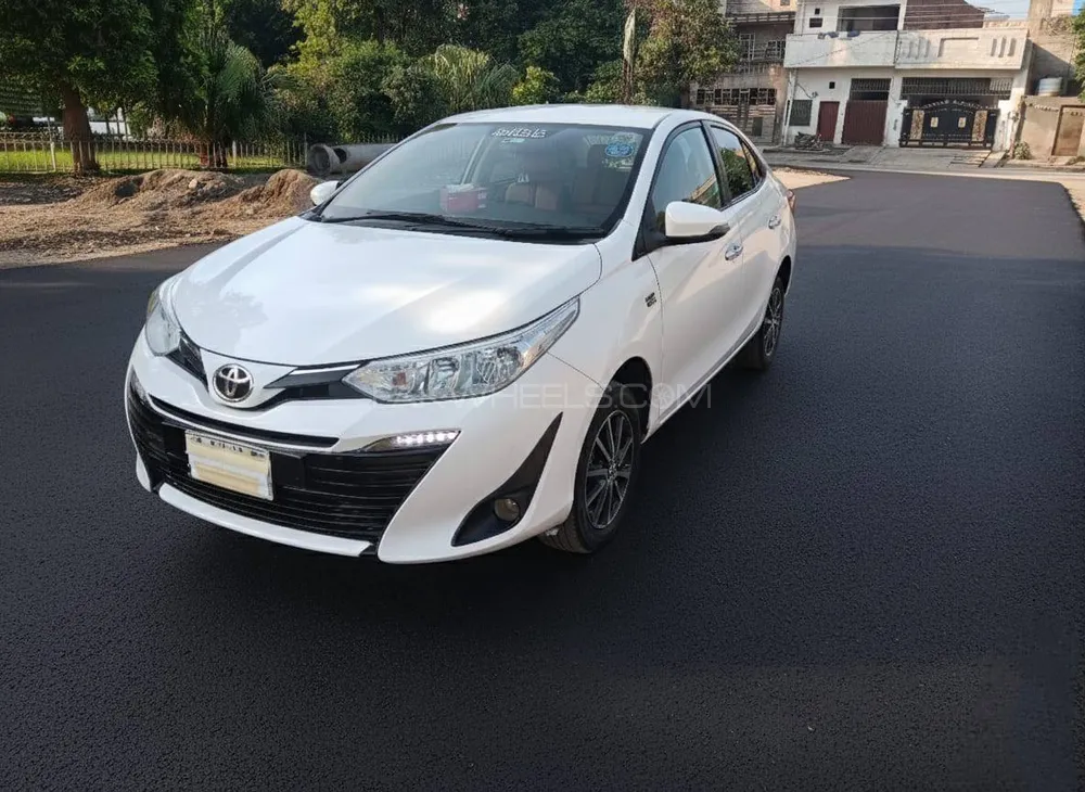 Toyota Yaris Sedan 2020 for Sale in Lahore Image-1