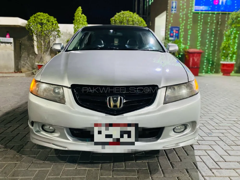 Honda Accord 2004 for Sale in Lahore Image-1