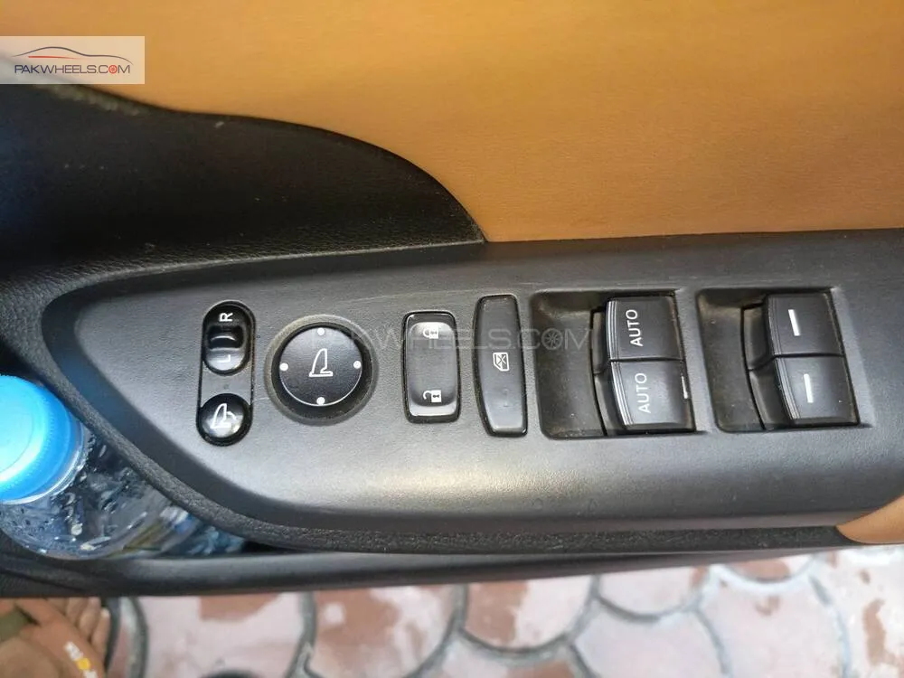 Honda Civic 2018 for Sale in Faisalabad Honda Civic 2018 for Sale in Faisalabad Image-12