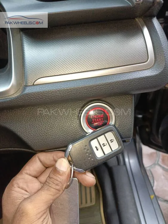 Honda Civic 2018 for Sale in Faisalabad Honda Civic 2018 for Sale in Faisalabad Image-13