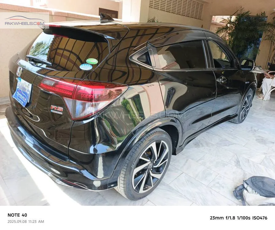 Honda Vezel 2016 for Sale in Peshawar Honda Vezel 2016 for Sale in Peshawar Image-4