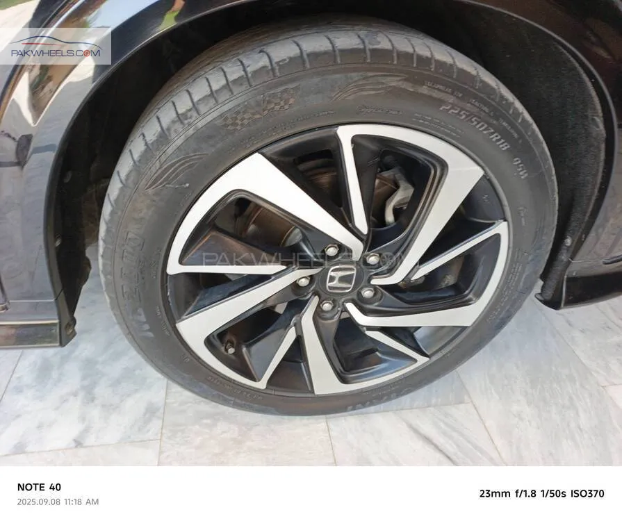 Honda Vezel 2016 for Sale in Peshawar Honda Vezel 2016 for Sale in Peshawar Image-17