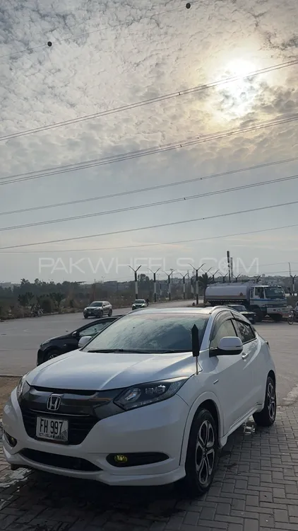 Honda Vezel 2015 for Sale in Islamabad Image-1