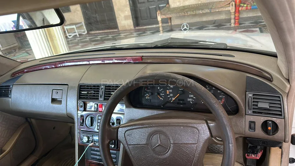 Mercedes Benz C Class 1994 for Sale in Islamabad Image-1