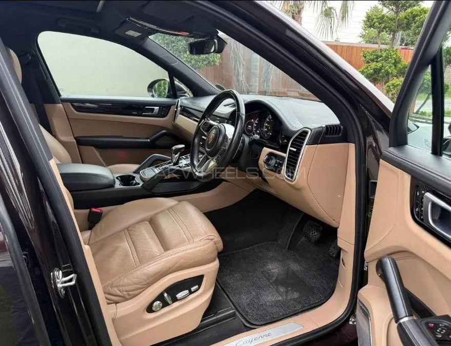 Porsche Cayenne 2018 for Sale in Lahore Porsche Cayenne 2018 for Sale in Lahore Image-4
