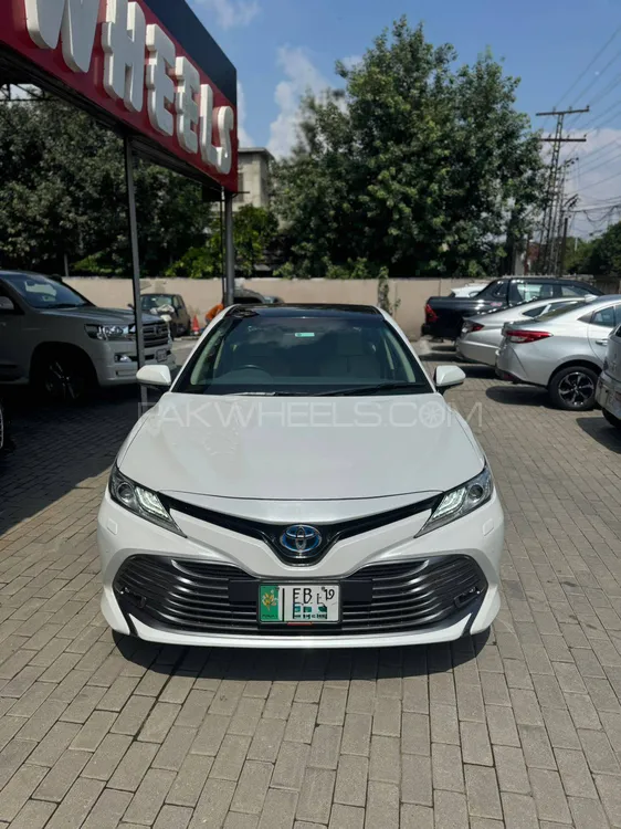 Toyota Camry 2018 for Sale in Lahore Image-1