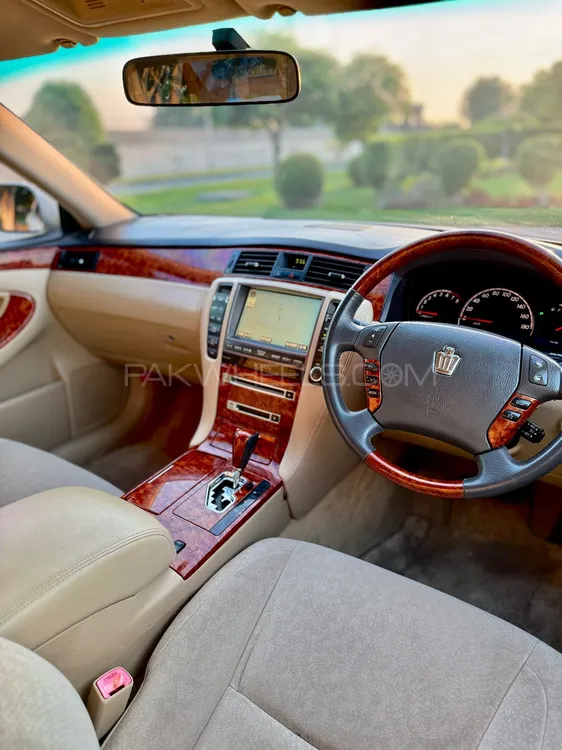 Toyota Crown 2005 for Sale in Lahore Toyota Crown 2005 for Sale in Lahore Image-10