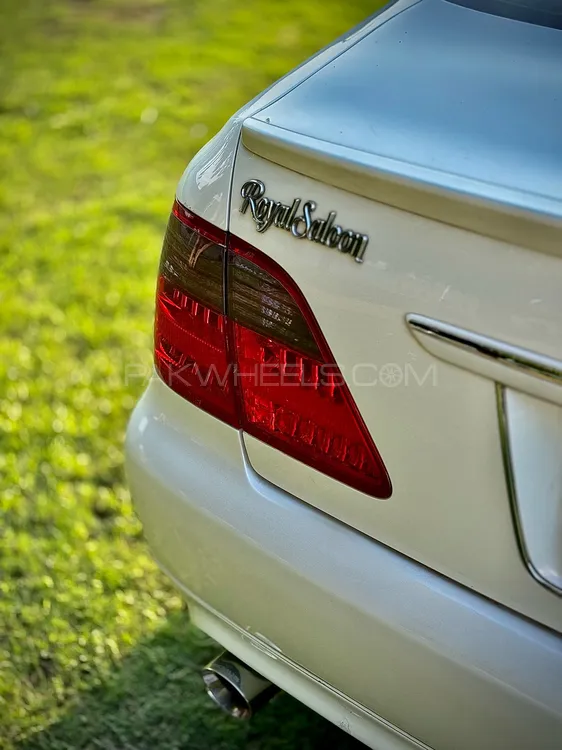 Toyota Crown 2005 for Sale in Lahore Toyota Crown 2005 for Sale in Lahore Image-18