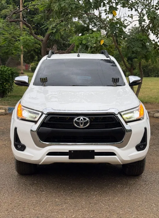 Toyota Hilux 2023 for Sale in Karachi Image-1