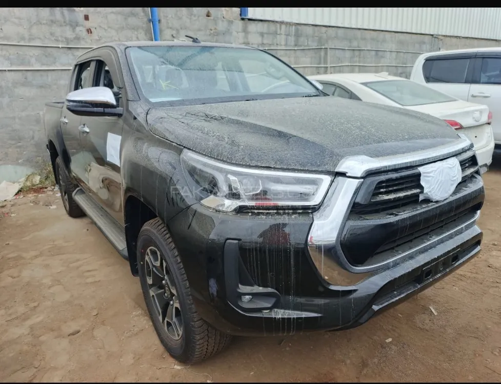 Toyota Hilux 2025 for Sale in Lahore Image-1