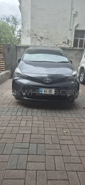 Toyota Prius Alpha 2016 for Sale in Islamabad Image-1