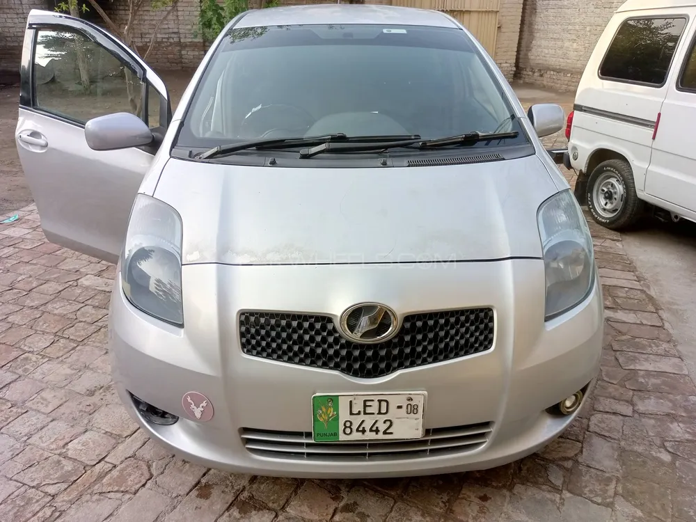 Toyota Vitz 2005 for Sale in Peshawar Image-1