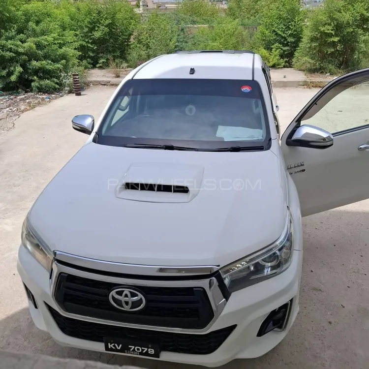 Toyota Hilux 2017 for Sale in Dera ismail khan Image-1
