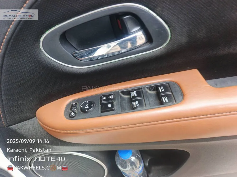 Honda Vezel 2017 for Sale in Karachi Honda Vezel 2017 for Sale in Karachi Image-12