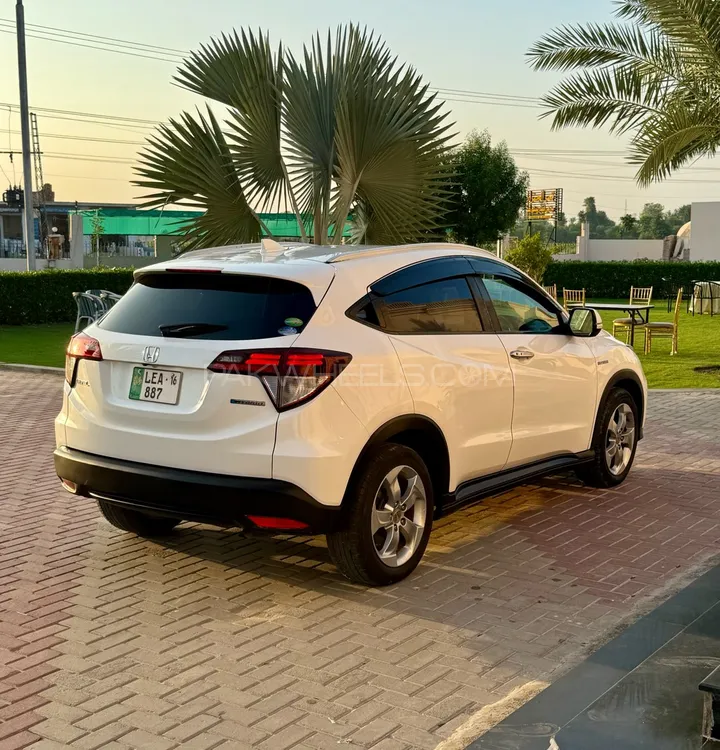 Honda Vezel 2013 for Sale in Multan Image-1