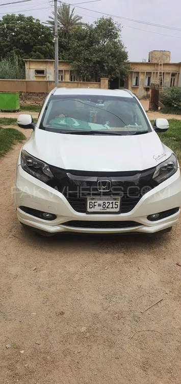 Honda Vezel 2015 for Sale in Karachi Image-1
