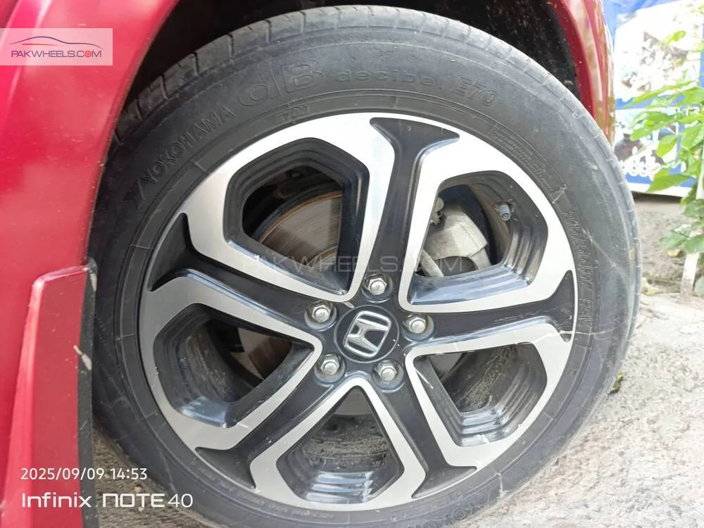 Honda Vezel 2016 for Sale in Gujranwala Honda Vezel 2016 for Sale in Gujranwala Image-14
