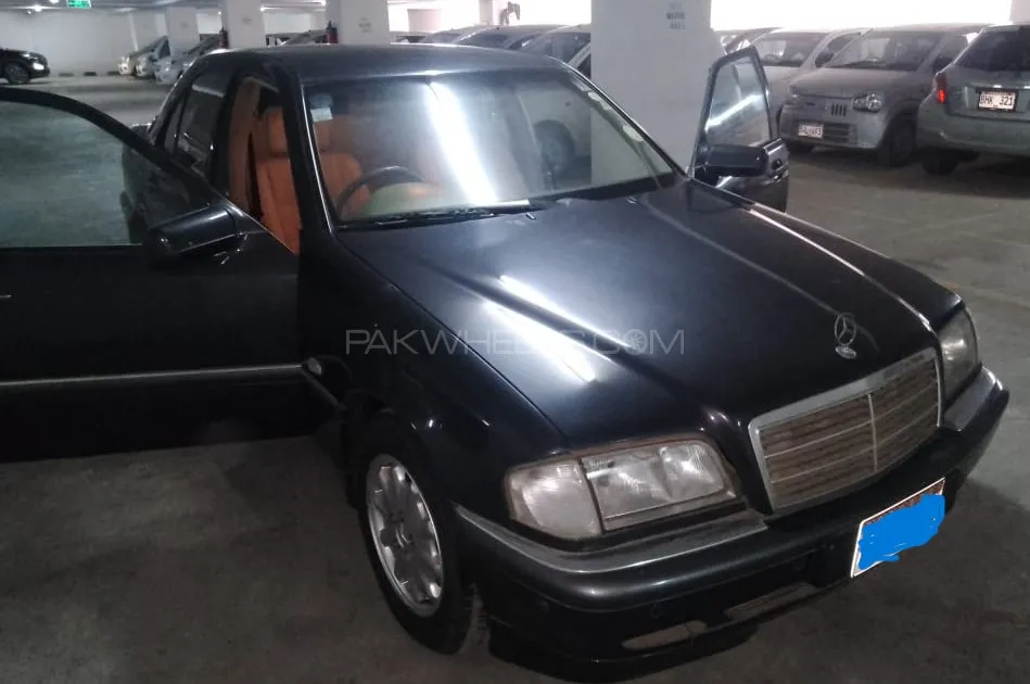 Mercedes Benz C Class 2000 for Sale in Karachi Image-1