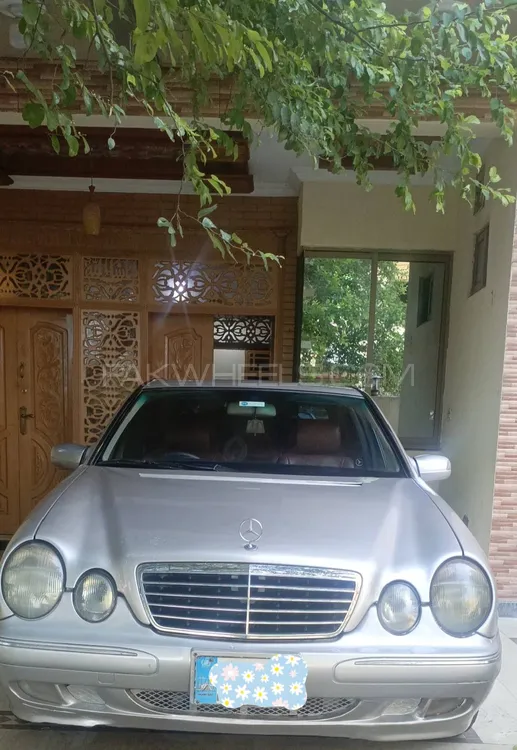 Mercedes Benz E Class 2001 for Sale in Islamabad Image-1