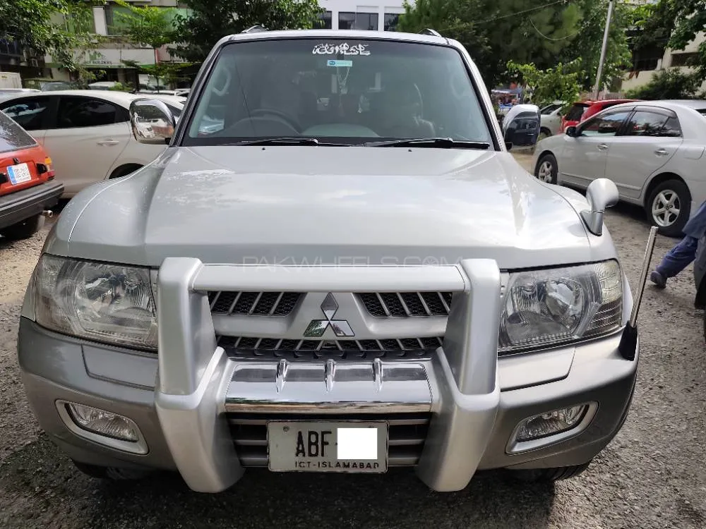 Mitsubishi Pajero 2001 for Sale in Islamabad Image-1