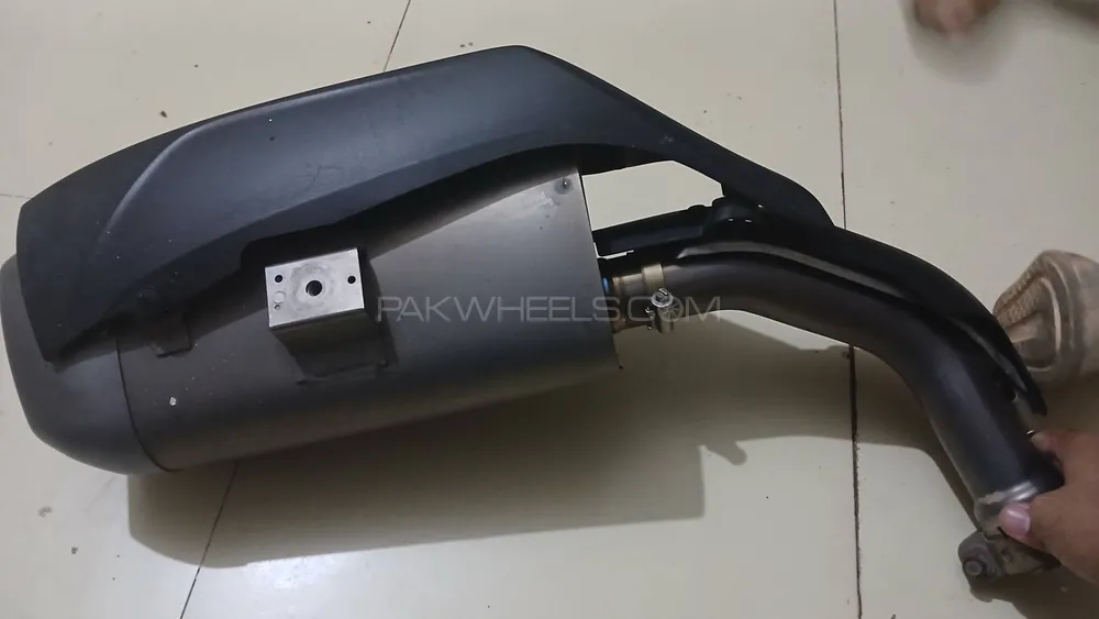 OEM Original Yamaha R1 exhaust Image-1