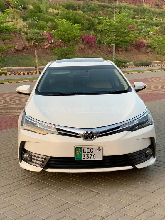 Toyota Corolla 2019 for Sale in Islamabad Image-1