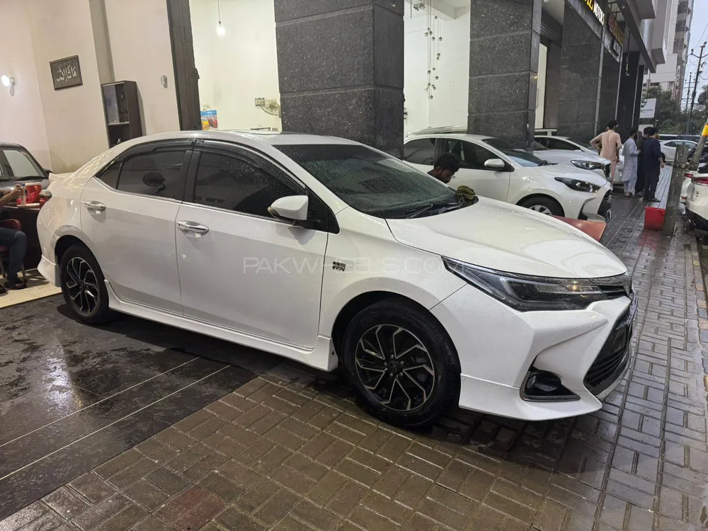 Toyota Corolla 2021 for Sale in Karachi Image-1