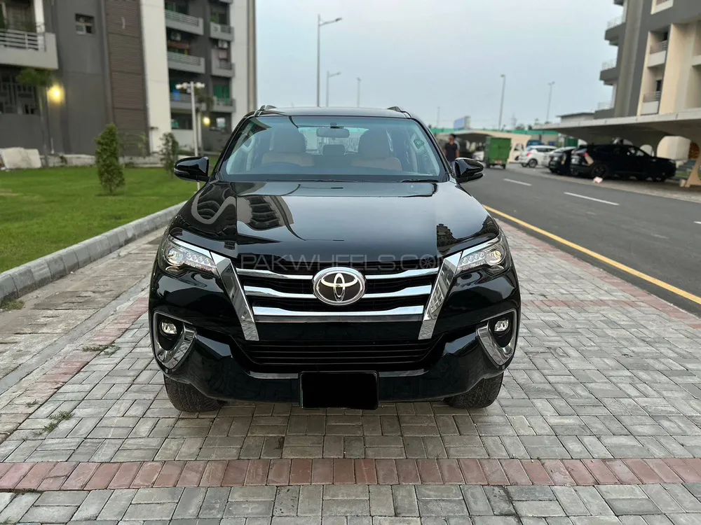 Toyota Fortuner 2018 for Sale in Lahore Image-1