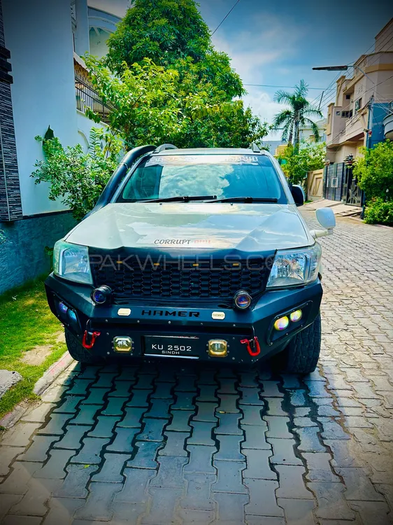Toyota Hilux 2015 for Sale in Gujranwala Image-1