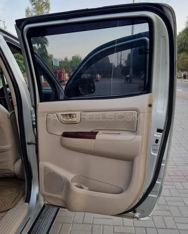 Toyota Hilux 2007 for Sale in Islamabad Image-1