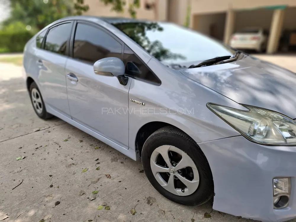 Toyota Prius 2011 for Sale in Karachi Image-1