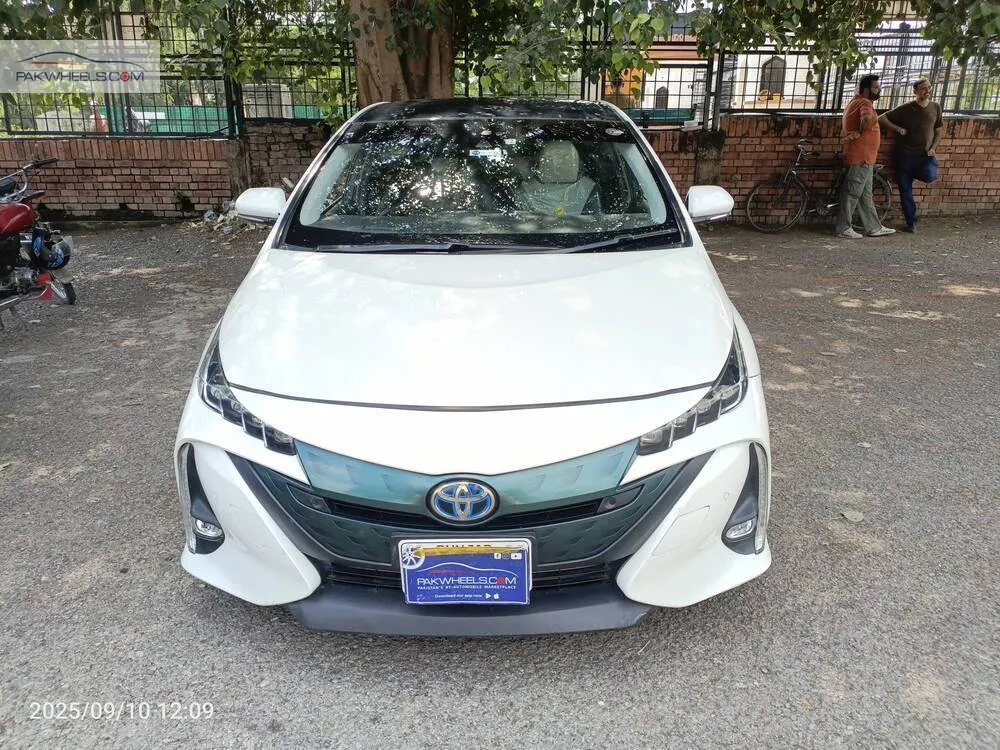 Toyota Prius 2017 for Sale in Rawalpindi Image-1