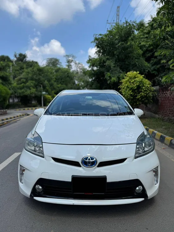 Toyota Prius 2013 for Sale in Lahore Image-1