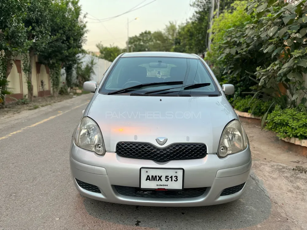 Toyota Vitz 2004 for Sale in Peshawar Image-1