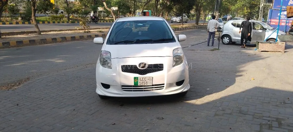 Toyota Vitz 2005 for Sale in Lahore Image-1