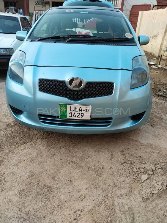 Toyota Vitz 2006 for Sale in Nowshera Image-1