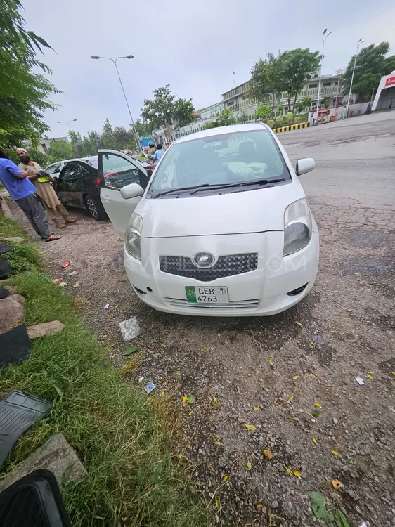 Toyota Vitz 2006 for Sale in Islamabad Image-1