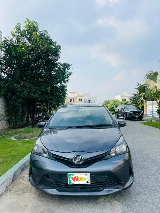 Toyota Vitz 2015 for Sale in Sialkot Image-1