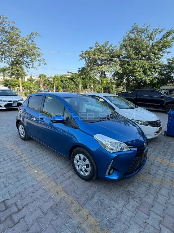 Toyota Vitz 2018 for Sale in Peshawar Image-1