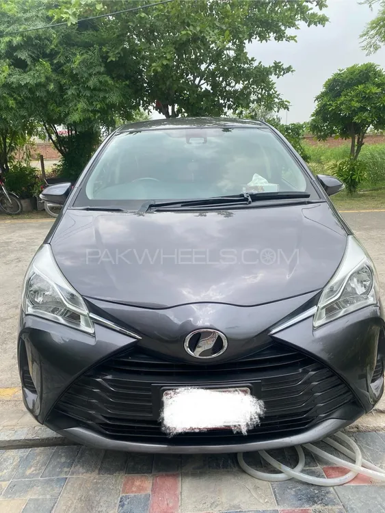 Toyota Vitz 2017 for Sale in Faisalabad Image-1